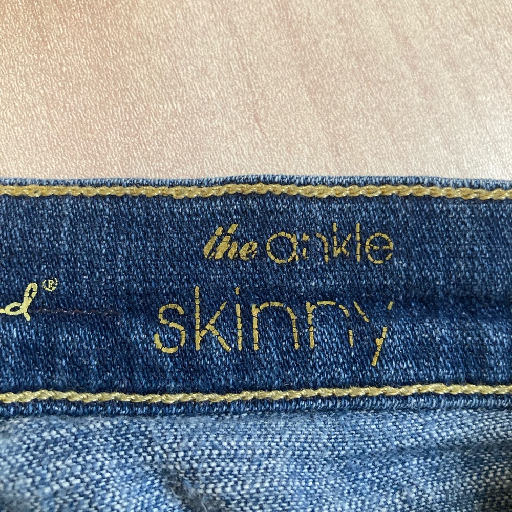 7 For All Mankind Ankle Skinny Jeans | Size 26 Medium Wash Stretch Denim - Picture 4 of 8